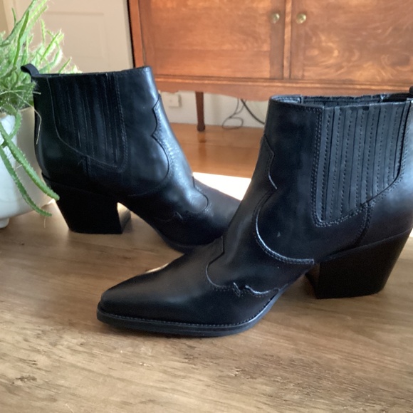 Sam Edelman Winona Western Ankle Pointed Toe Black Leather Booties 8.5 New - Picture 1 of 13